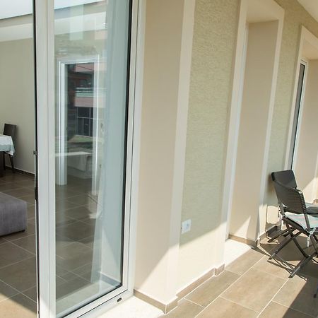 Apartment Te Kalua Sarande Luaran gambar