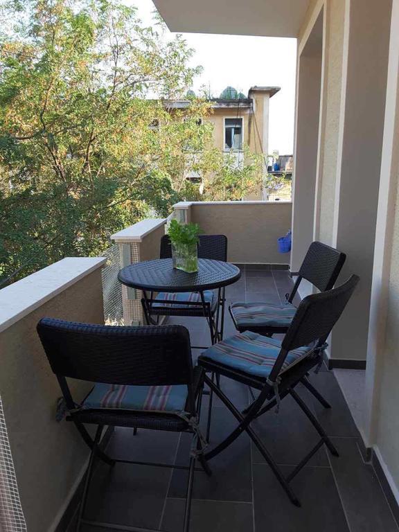 Apartment Te Kalua Sarande Luaran gambar